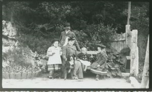 Image of Dr. Hettasch, wife and family